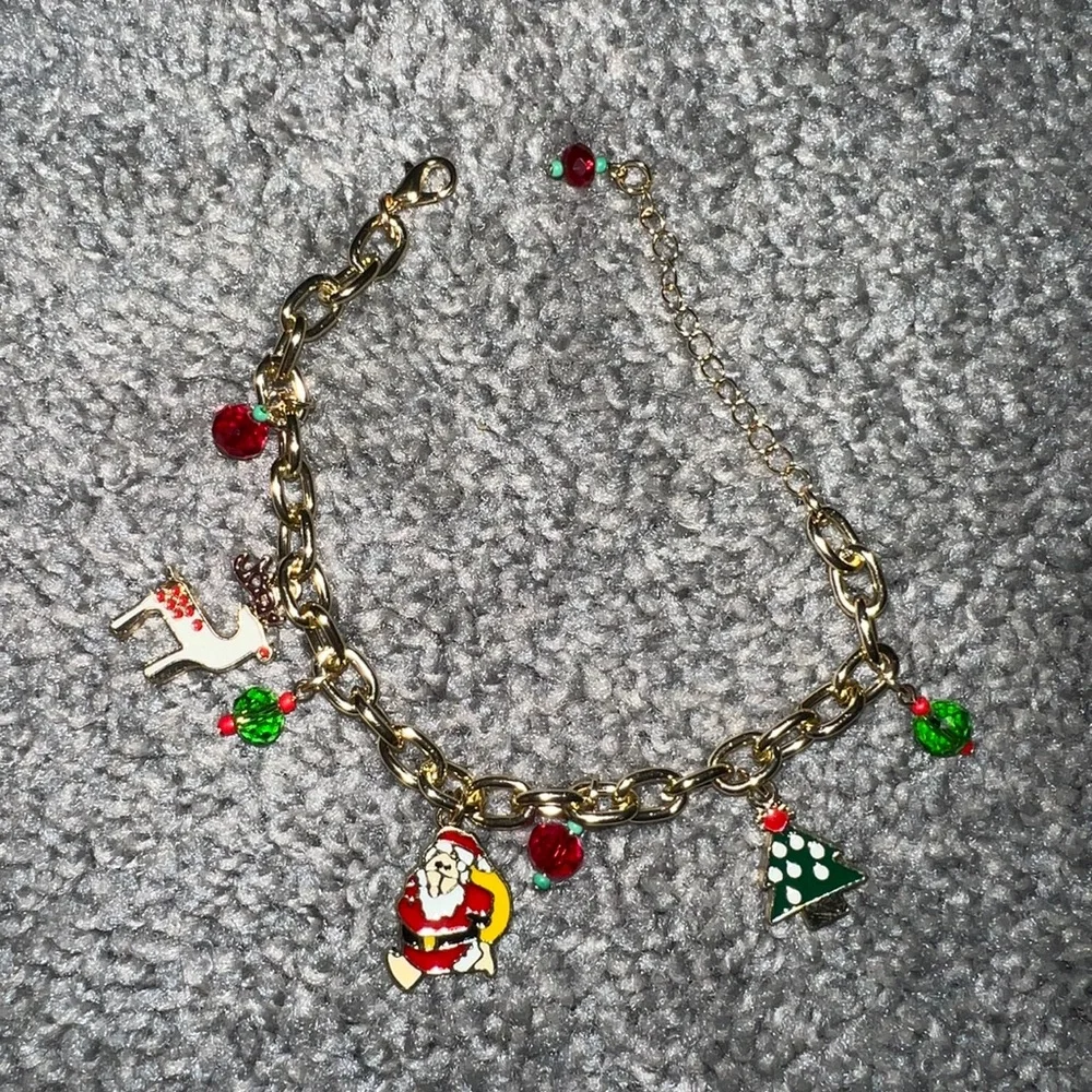 $3 CHRISTMAS BRACELET. NEW. $3 IF BUNDLED